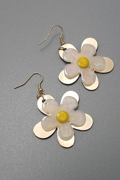 Gold Daisy Earrings